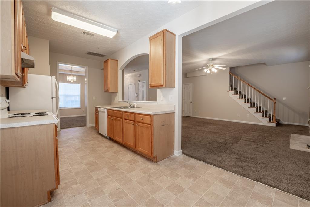 538 Shadowmoore Drive, Riverdale, Georgia image 14