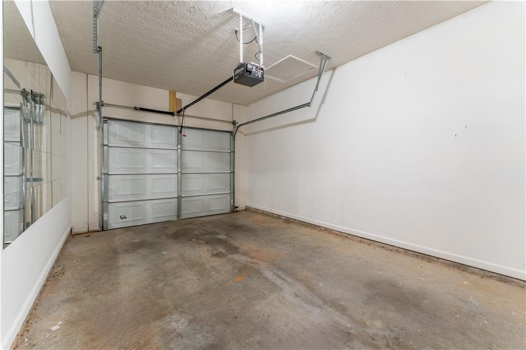 538 Shadowmoore Drive, Riverdale, Georgia image 33