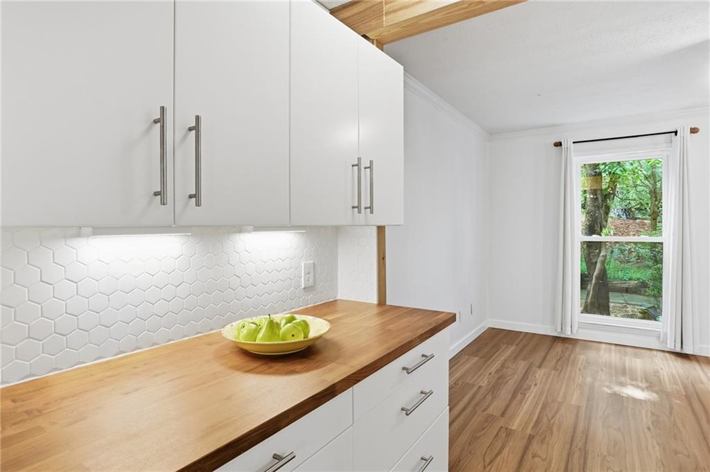 5056 Meadow Lane 5056