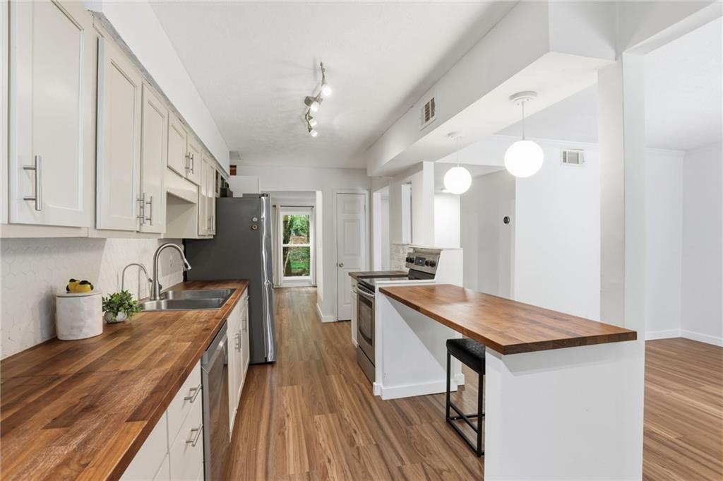 5056 Meadow Lane 5056