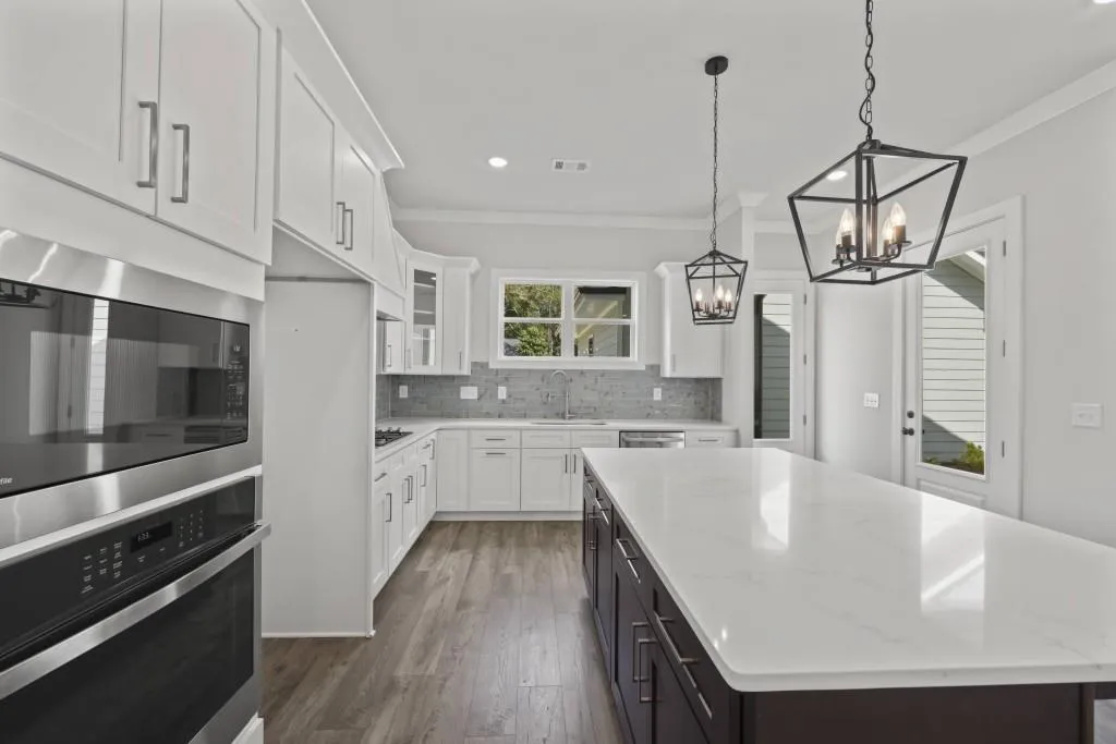 Lavonia, Georgia 30553, United States, 3 Bedrooms Bedrooms, ,3 BathroomsBathrooms,Residential,Pending,57334