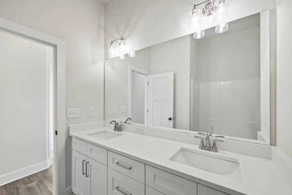 Lavonia, Georgia 30553, United States, 3 Bedrooms Bedrooms, ,3 BathroomsBathrooms,Residential,Pending,57334