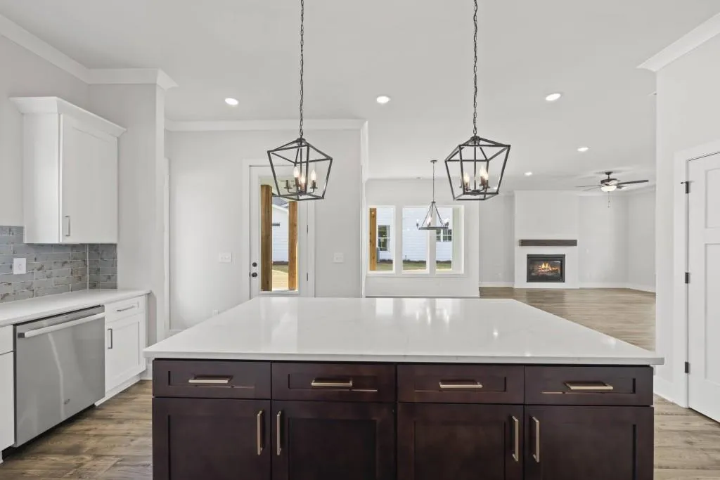 Lavonia, Georgia 30553, United States, 3 Bedrooms Bedrooms, ,3 BathroomsBathrooms,Residential,Pending,57334