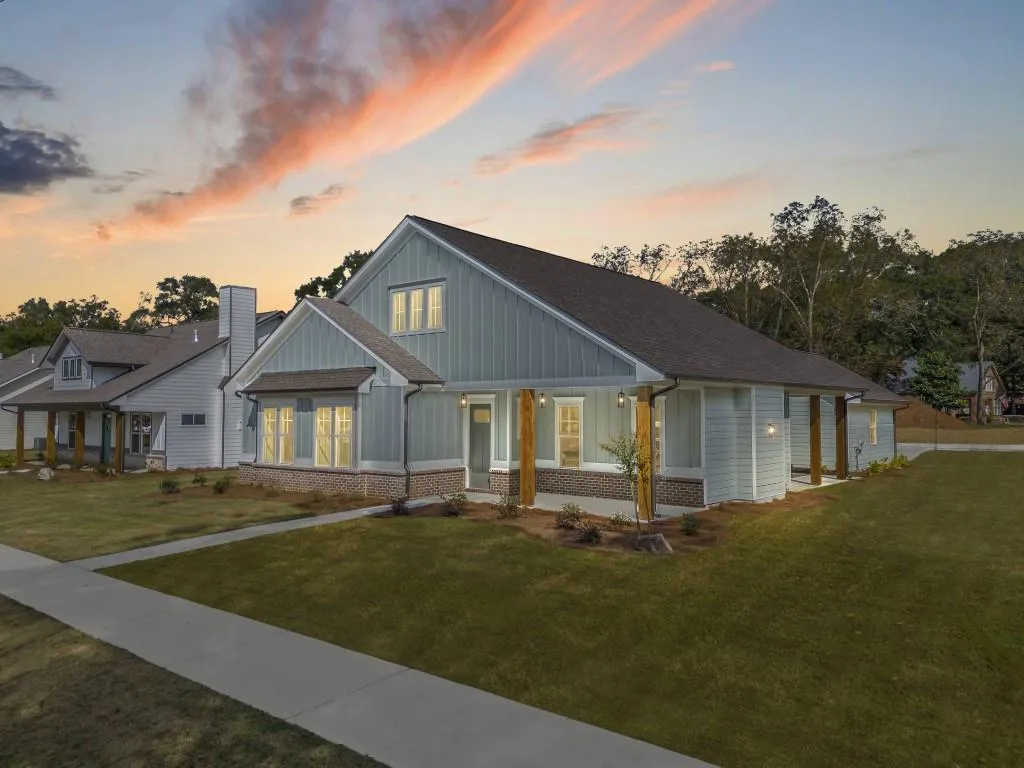 Lavonia, Georgia 30553, United States, 3 Bedrooms Bedrooms, ,3 BathroomsBathrooms,Residential,Pending,57334