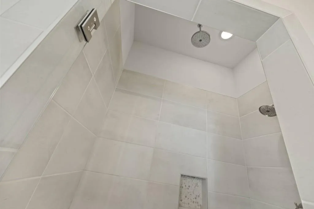 Lavonia, Georgia 30553, United States, 3 Bedrooms Bedrooms, ,3 BathroomsBathrooms,Residential,Pending,57334