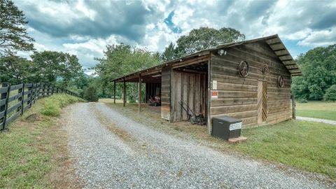 A home in Hiawassee