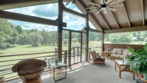 A home in Hiawassee