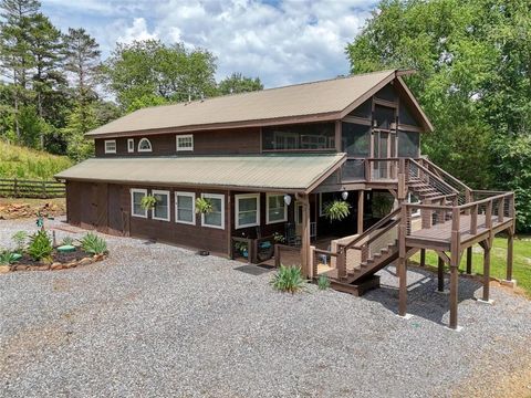 A home in Hiawassee