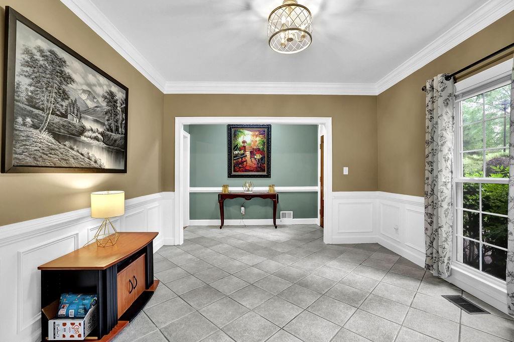 842 Laurel Crest Court, Marietta, Georgia image 3
