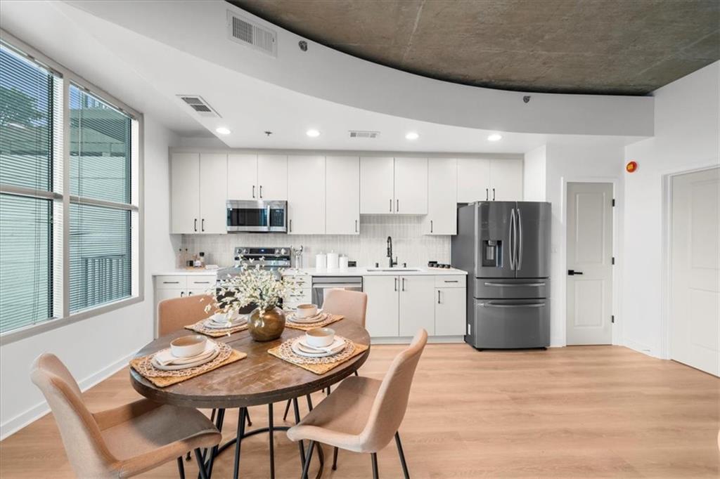 250 Pharr Road NE 704