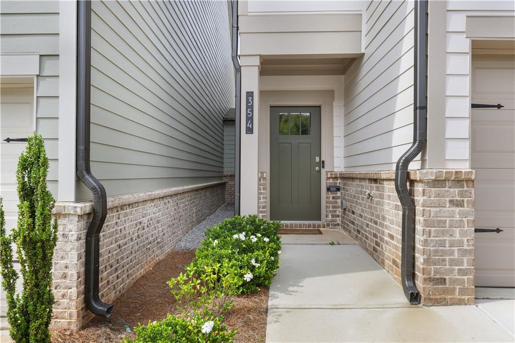 354 Hayden Circle, Woodstock, Georgia image 3