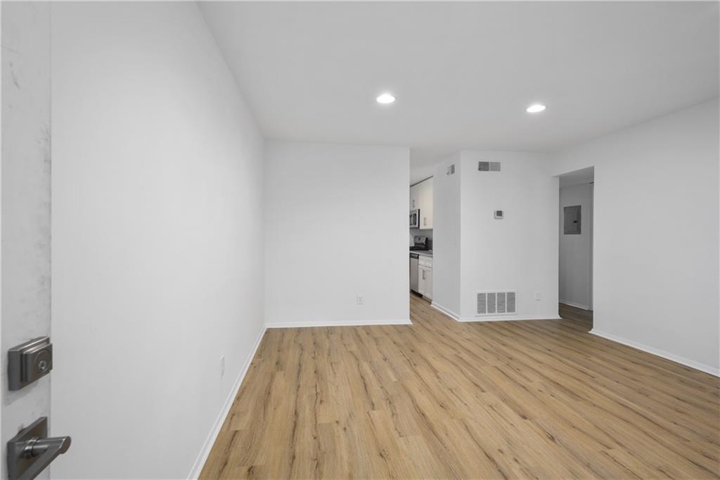 1170 Greenwich Street SW 3