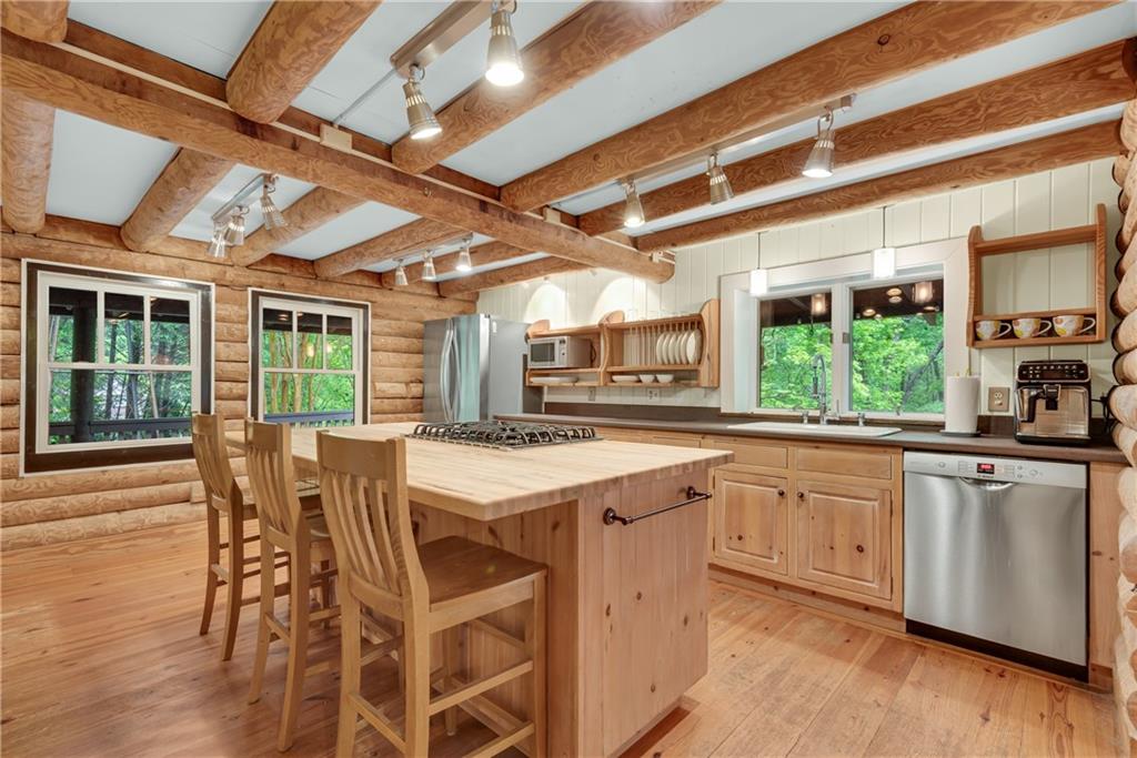 3582 Casteel Road NE