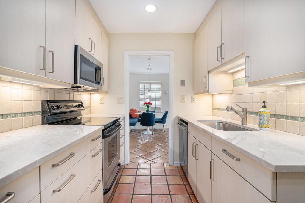 1434 Hampton Glen Court
