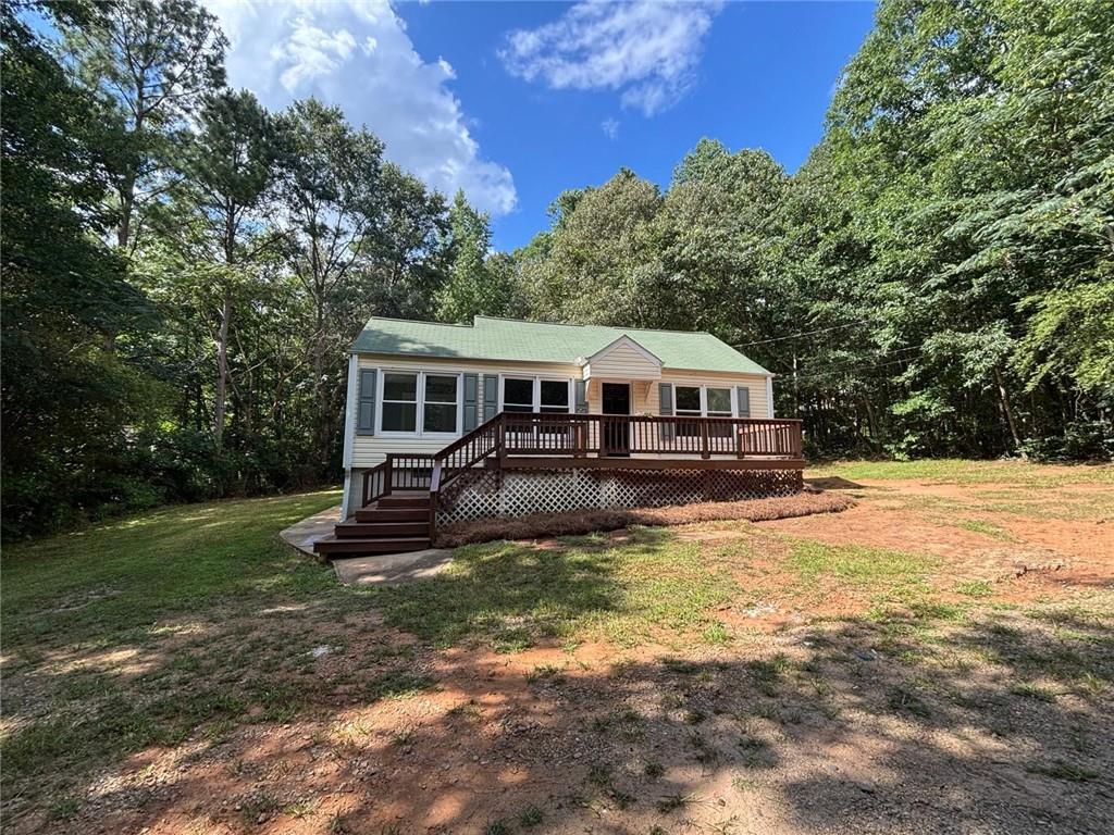 *NEW INTERIOR PAINT*KITCHEN WITH HIGH END STAINLESS STEEL APPLIANCES*ALL NEW UPGRADED LIGHT FIXTURES*VERY PRIVATE PARK LIKE BACKYARD*A MUST SEE!!!