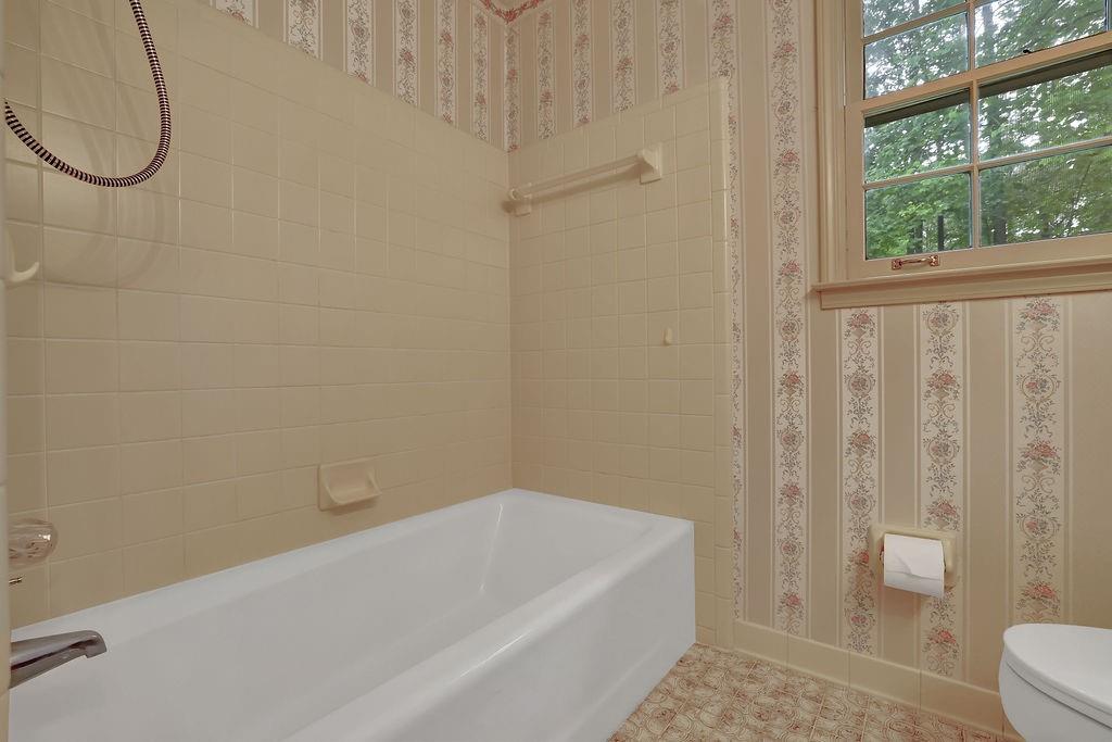 5786 Broxton Circle, Peachtree Corners, Georgia image 27