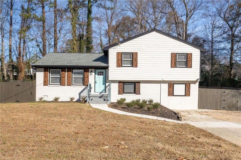 Homes For Sale - 6050 Randy Lane Ln<br/> Ellenwood, GA 30294