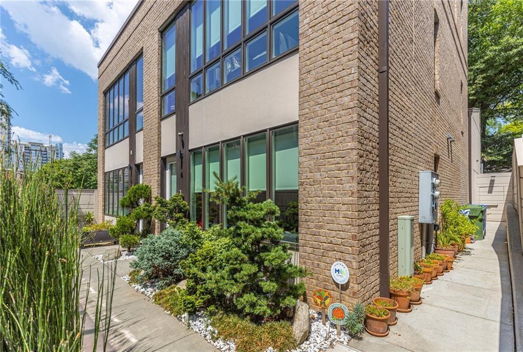 975 Piedmont Avenue 4