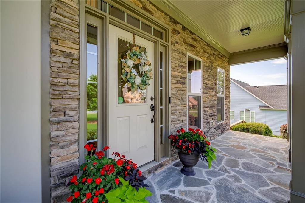 10 Altar Rock Ct NE
