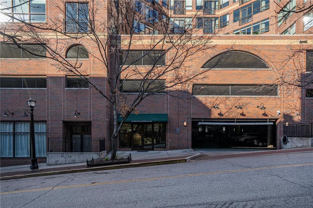 115 W Peachtree Place NW 713