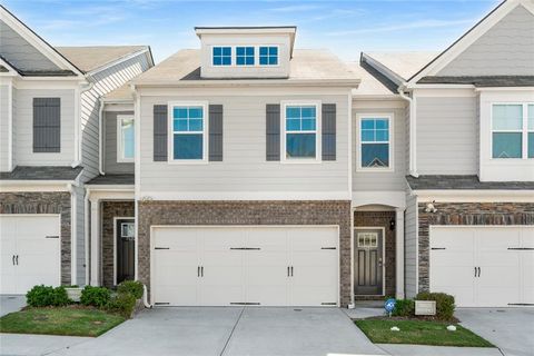 Townhouse For Sale - 7624 Squire Court<br/> Fairburn, GA 30213
