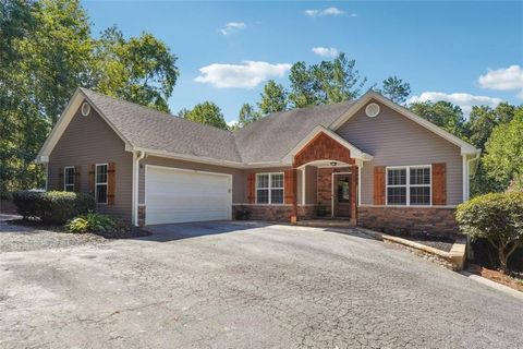 A home in Dawsonville