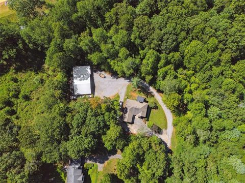 A home in Dawsonville