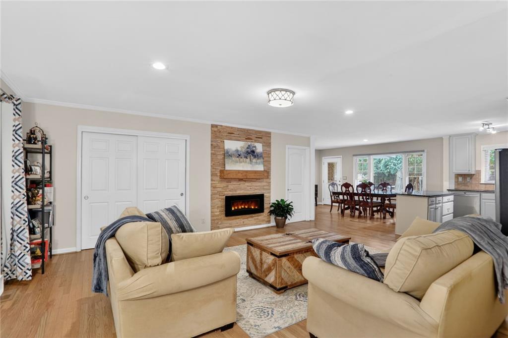 2560 Skyland Trail NE