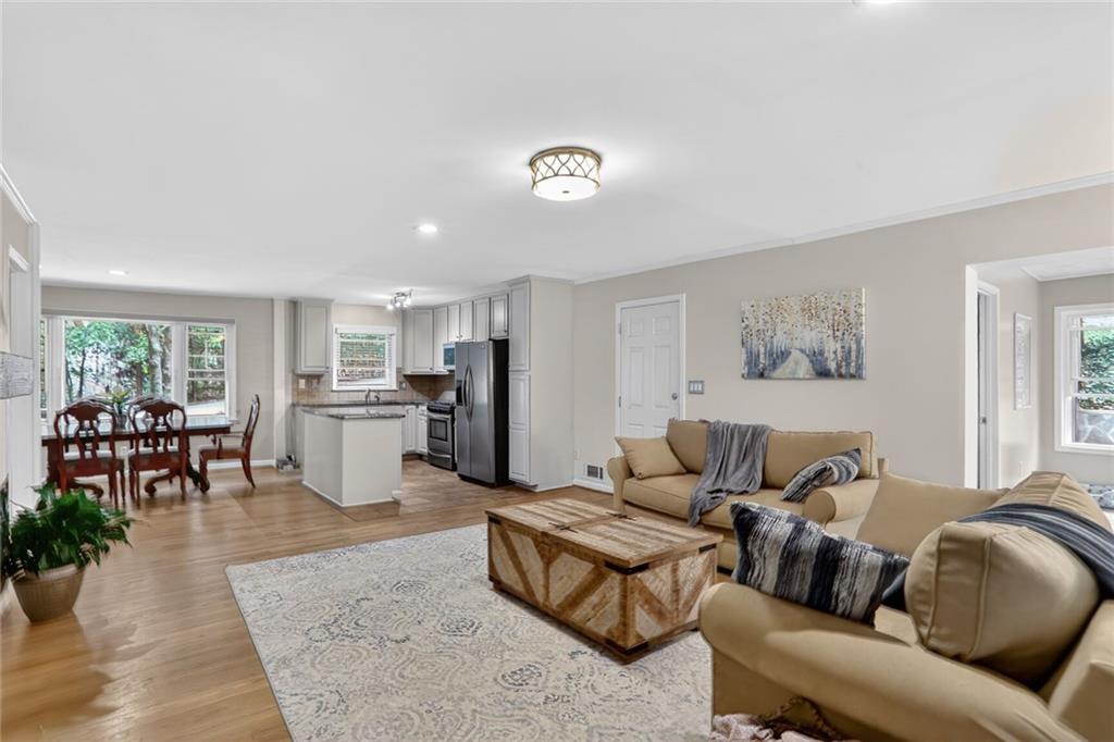 2560 Skyland Trail NE