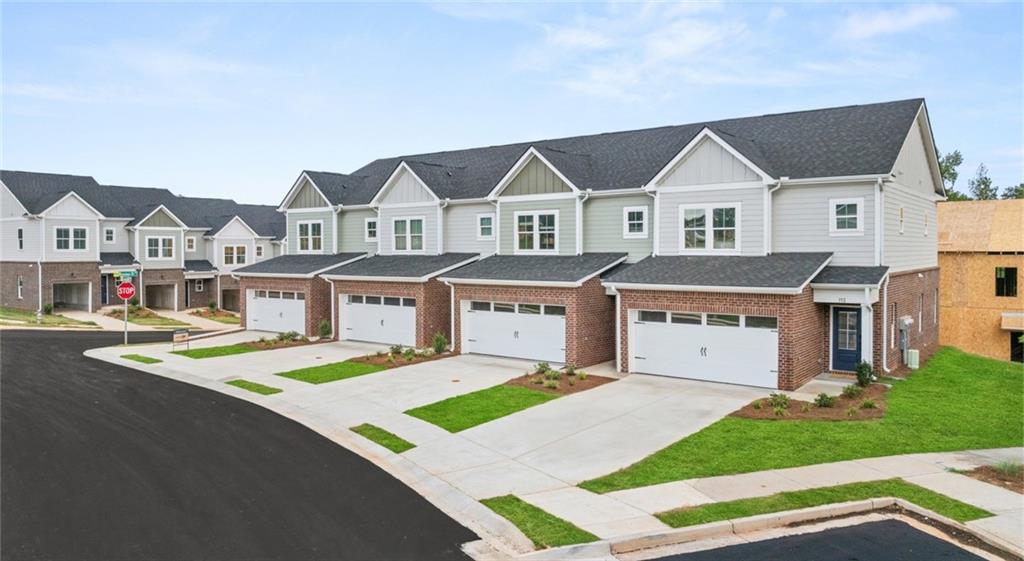 Currently offering 1/2 off on first 5 months. Prices, specials and availability are subject to change, contact beforehand. Multiple floor plans available. Days on Market accrued is not specific to this current plan listed. Experience the ideal blend of small-town charm and upscale living at The Rosemoor. You'll find our community a haven of thoughtful planning, with unique amenities that keep you connected and active, making us stand out from the crowd. With five picturesque parks and abundant shared resort-style amenities for gatherings, The Rosemoor is more than just a place to live – it's a place to thrive and make lasting memories with loved ones. Experience big-city convenience in a gated community tucked away in charming McDonough which offers a sense of home ownership with the ease of renting.