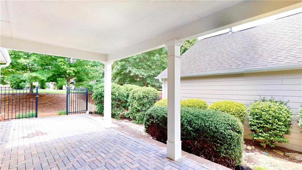 2058 Bonneville Lane, Powder Springs, Georgia image 30