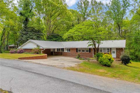 Homes For Sale - 231 Honeysuckle Drive<br/> Commerce, GA 30529