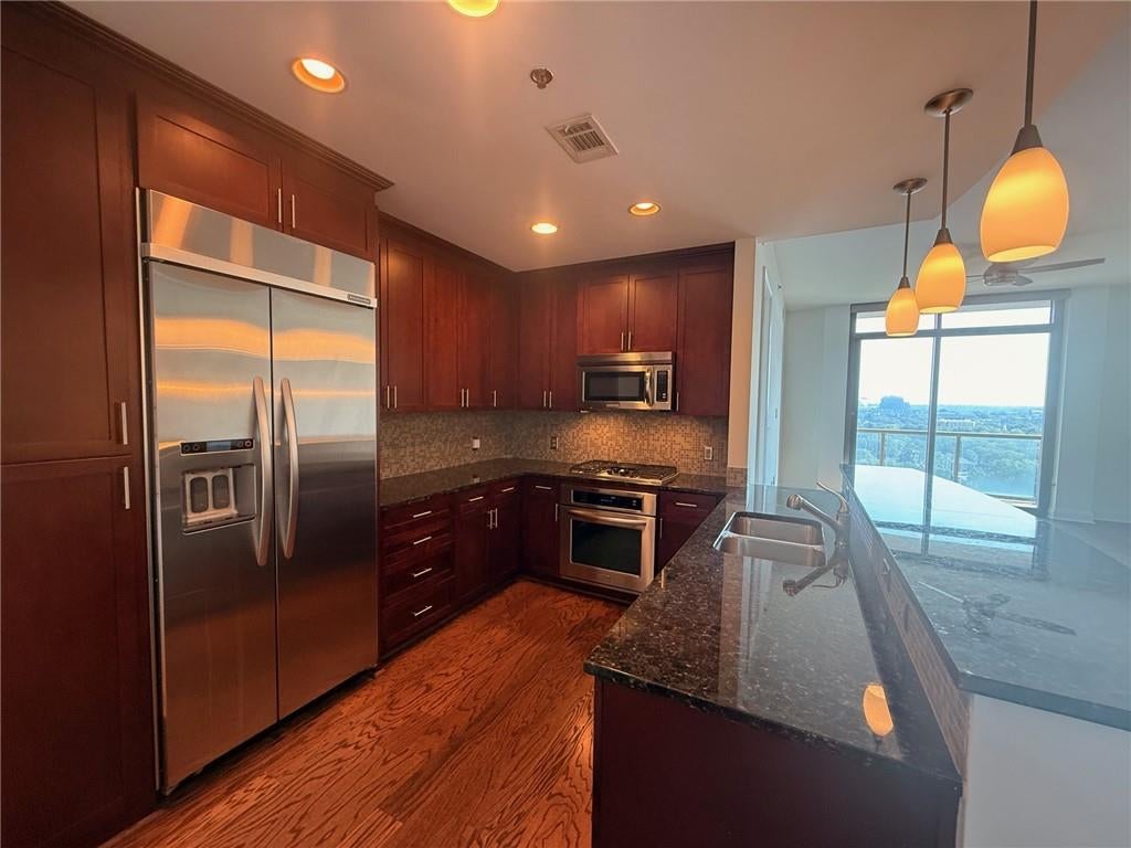 270 17th Street NW 2207