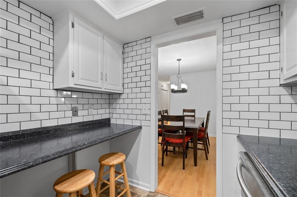 6851 Roswell Road D28