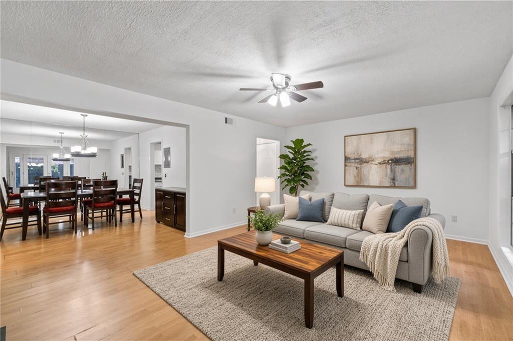 6851 Roswell Road D28