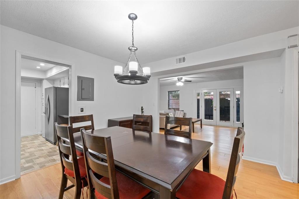 6851 Roswell Road D28