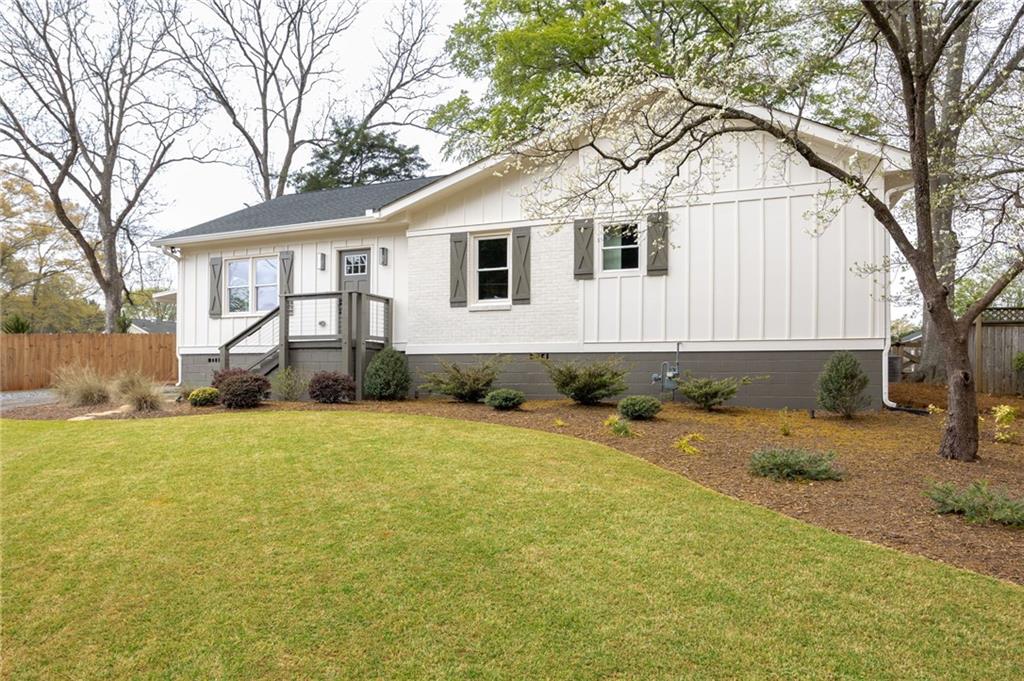 3300 Ridgecrest Road SE