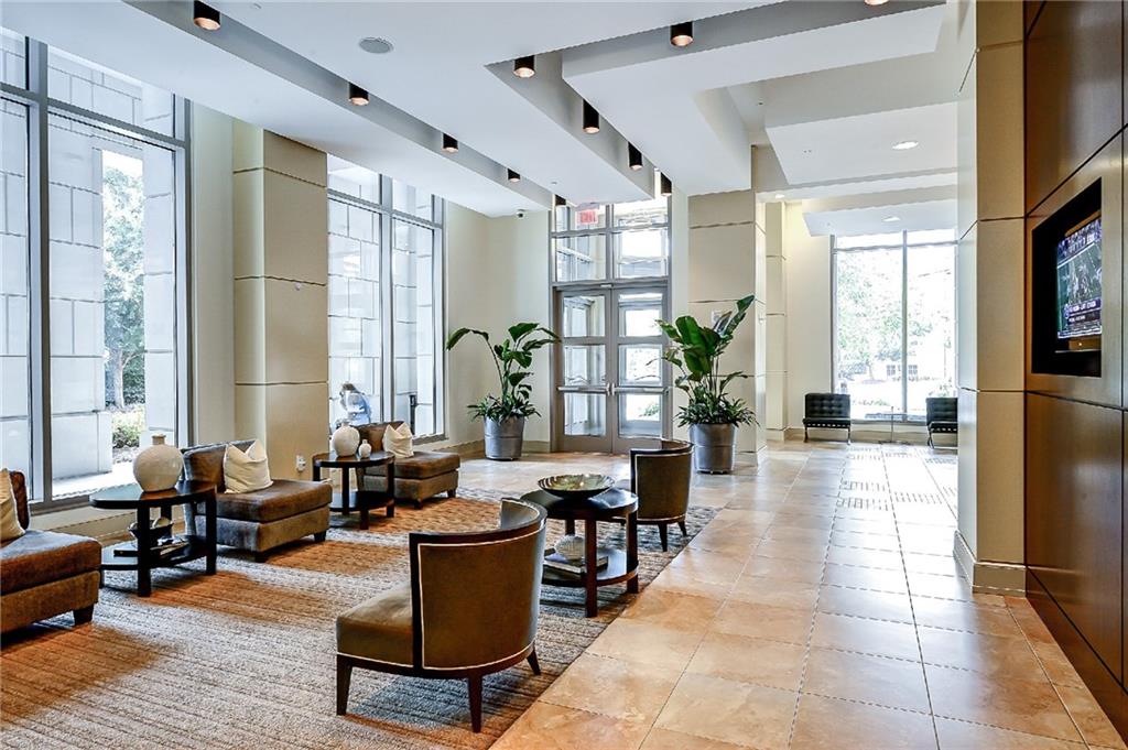 2795 Peachtree Road NE 307