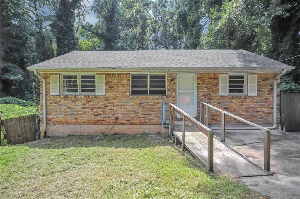 Charming East Point Fixer – Prime Location!
Discover the potential in this 3-bedroom, 1-bath home perfectly situated in the heart of East Point. Just minutes from Hartsfield-Jackson Airport, shopping, restaurants, and entertainment, this property is all about location, location, location!
Whether you’re an investor looking for your next project or a buyer eager to put your own stamp on a home, this gem is brimming with opportunity. With its classic layout and unbeatable convenience, it’s ready for your updates and vision to truly shine.
Don’t miss your chance to create something special in one of Atlanta’s most desirable up-and-coming communities!