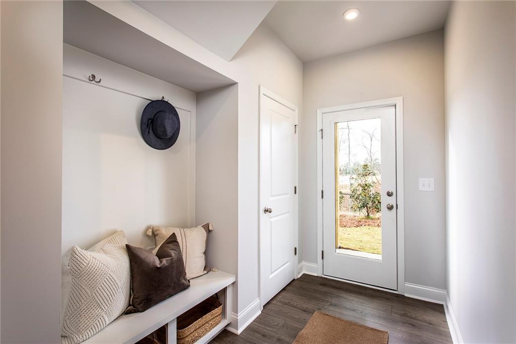 386 Sunset Hollow Street 01