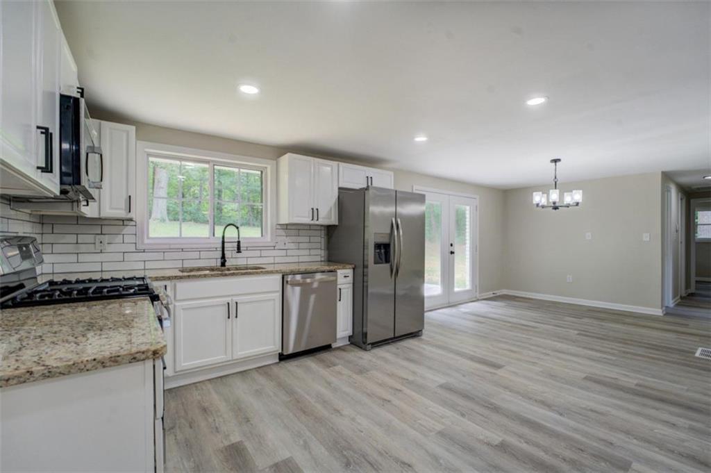 4176 King Edward Drive