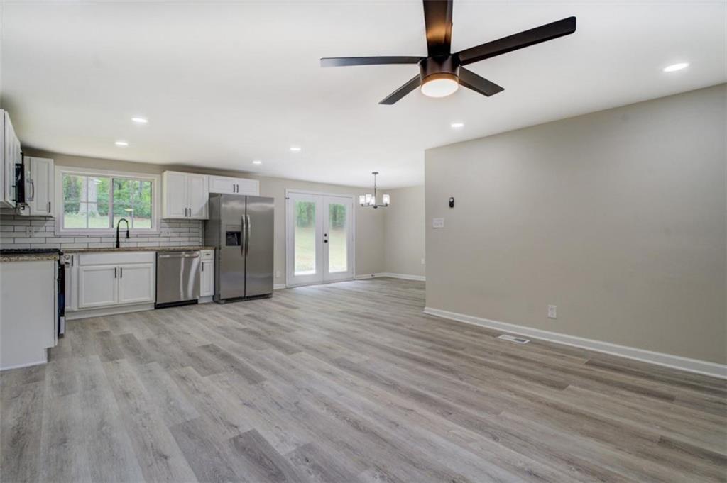 4176 King Edward Drive