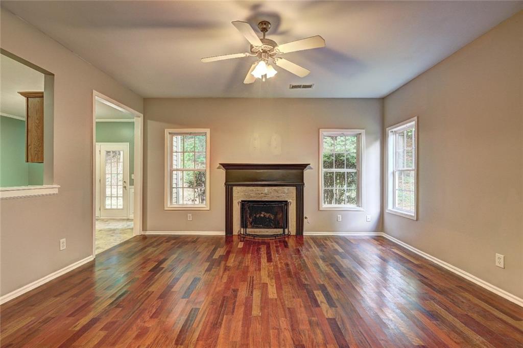 112 Lexington Parke Drive, Woodstock, Georgia image 6