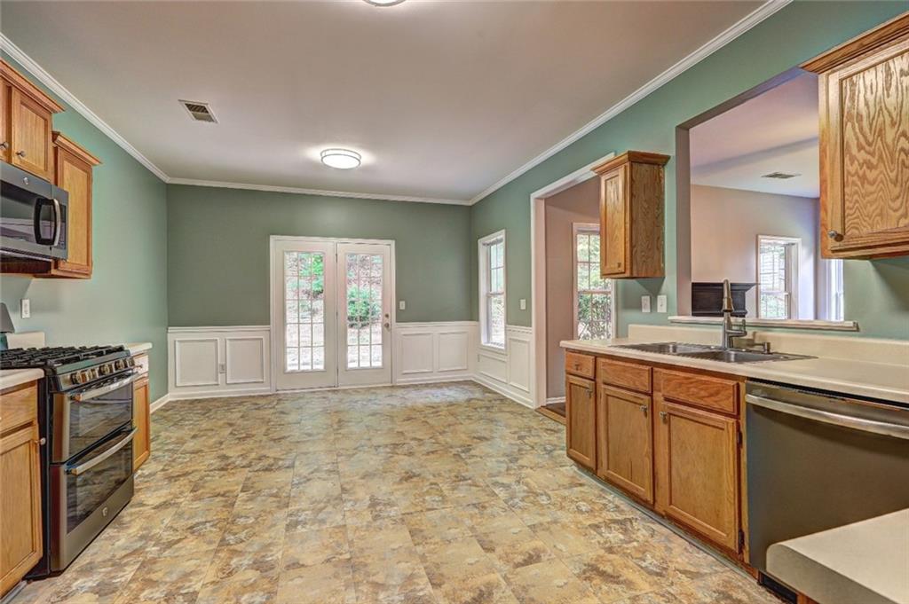 112 Lexington Parke Drive, Woodstock, Georgia image 12