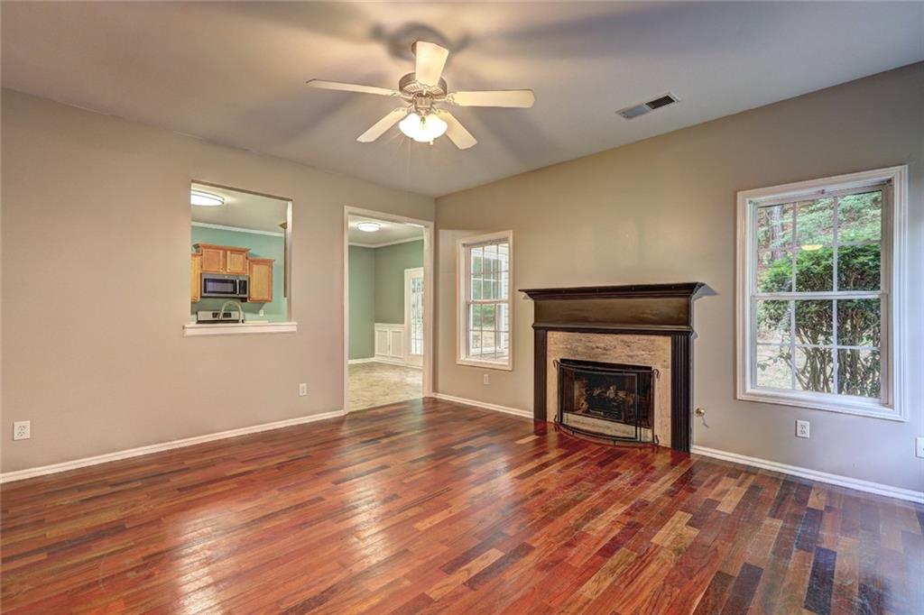 112 Lexington Parke Drive, Woodstock, Georgia image 7