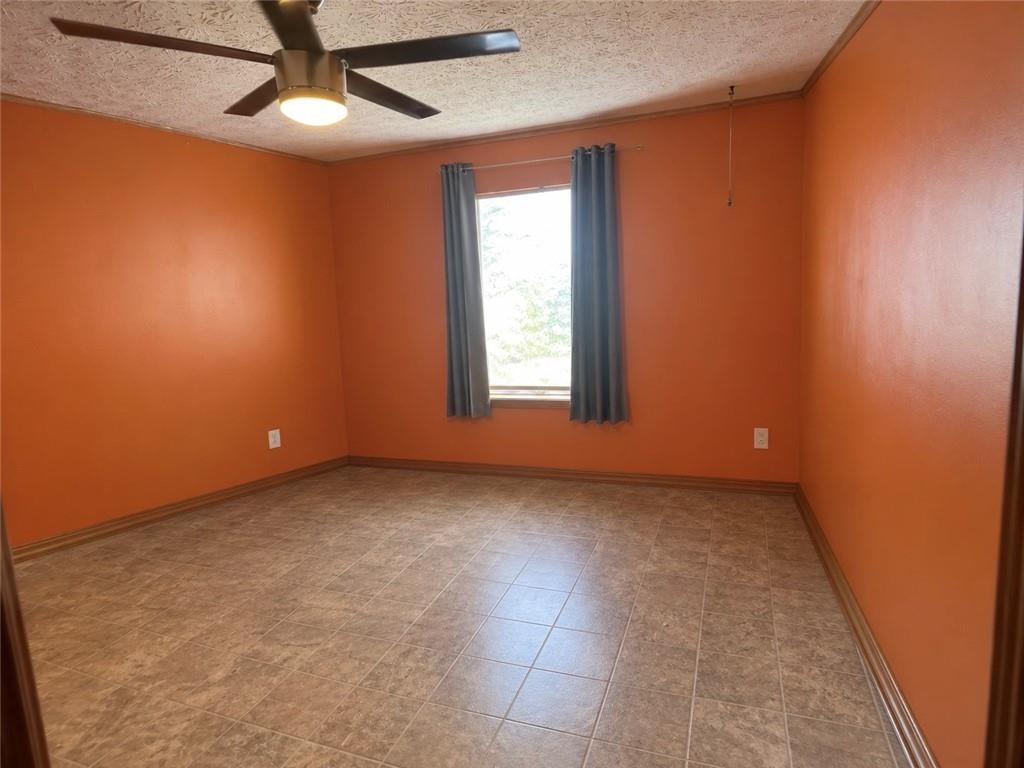 3931 Landgraf Cove