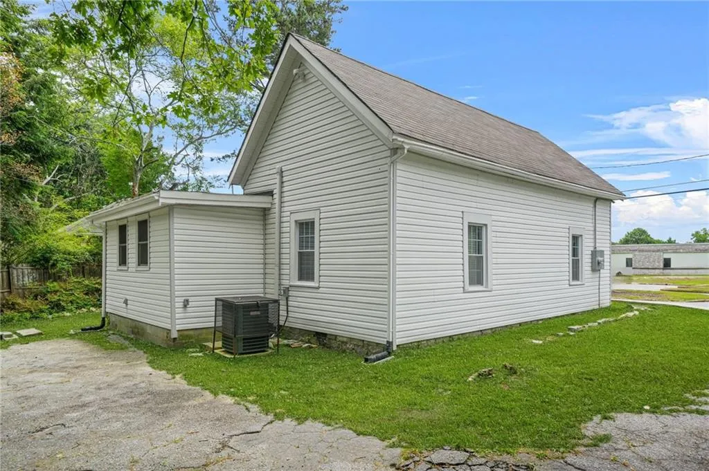 Lithonia, Georgia 30058, United States, 2 Bedrooms Bedrooms, ,1 BathroomBathrooms,Residential,Active,138099