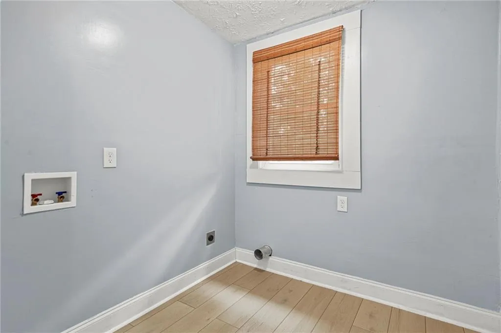 Lithonia, Georgia 30058, United States, 2 Bedrooms Bedrooms, ,1 BathroomBathrooms,Residential,Active,138099