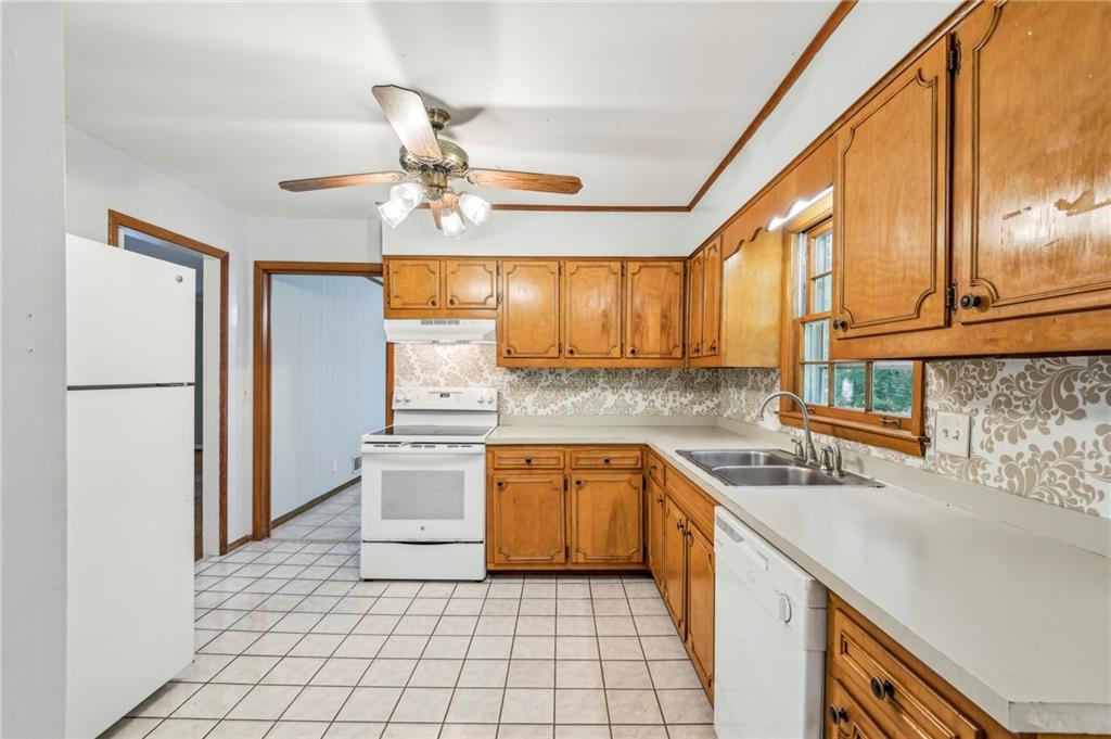 4074 Idlevale Drive, Tucker, Georgia image 8