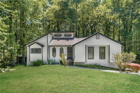 Photo of 1373 Fairfield SW Drive, Lawrenceville, GA 30047 (MLS # 7755666)